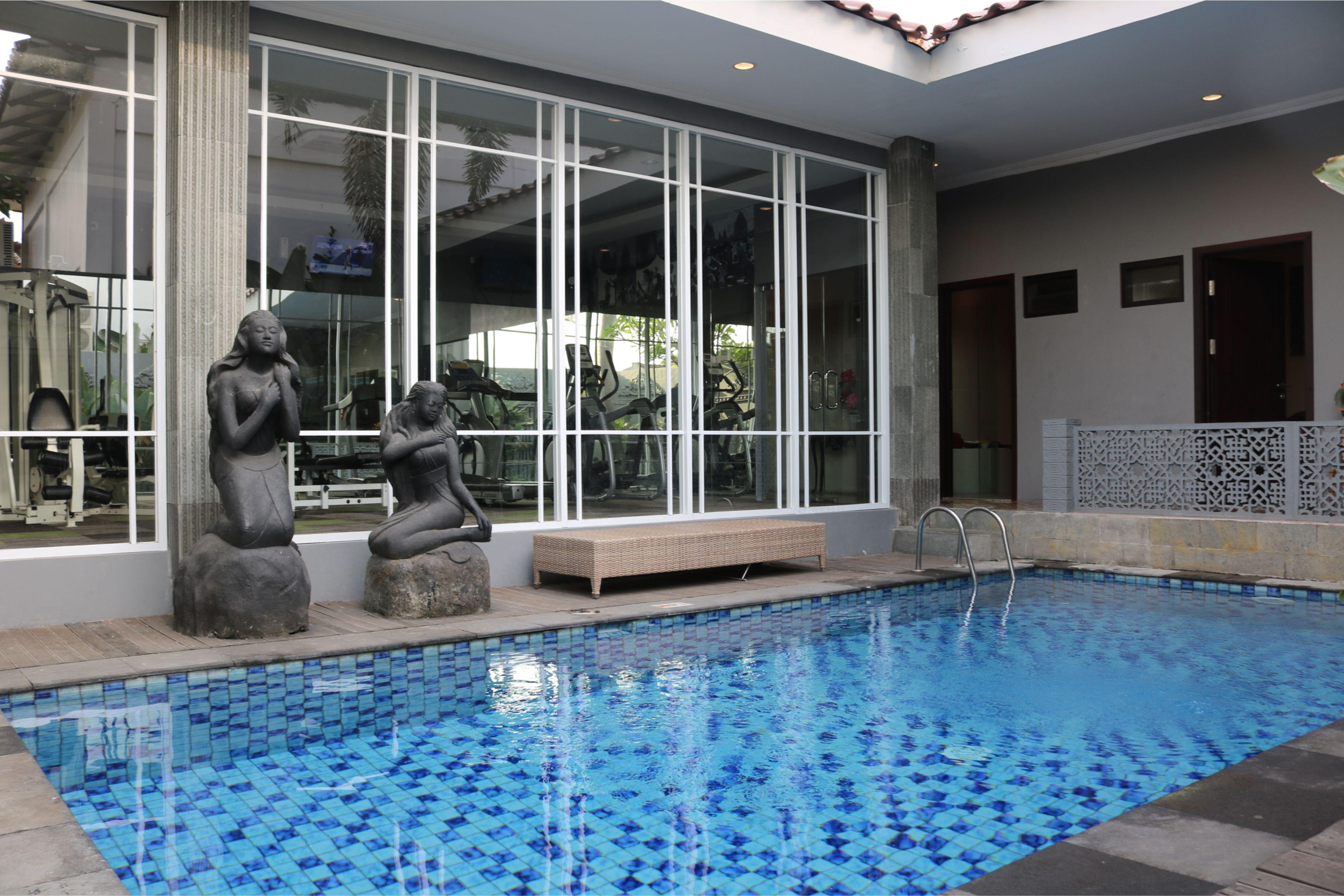 Ramada Suites By Wyndham Solo Esterno foto