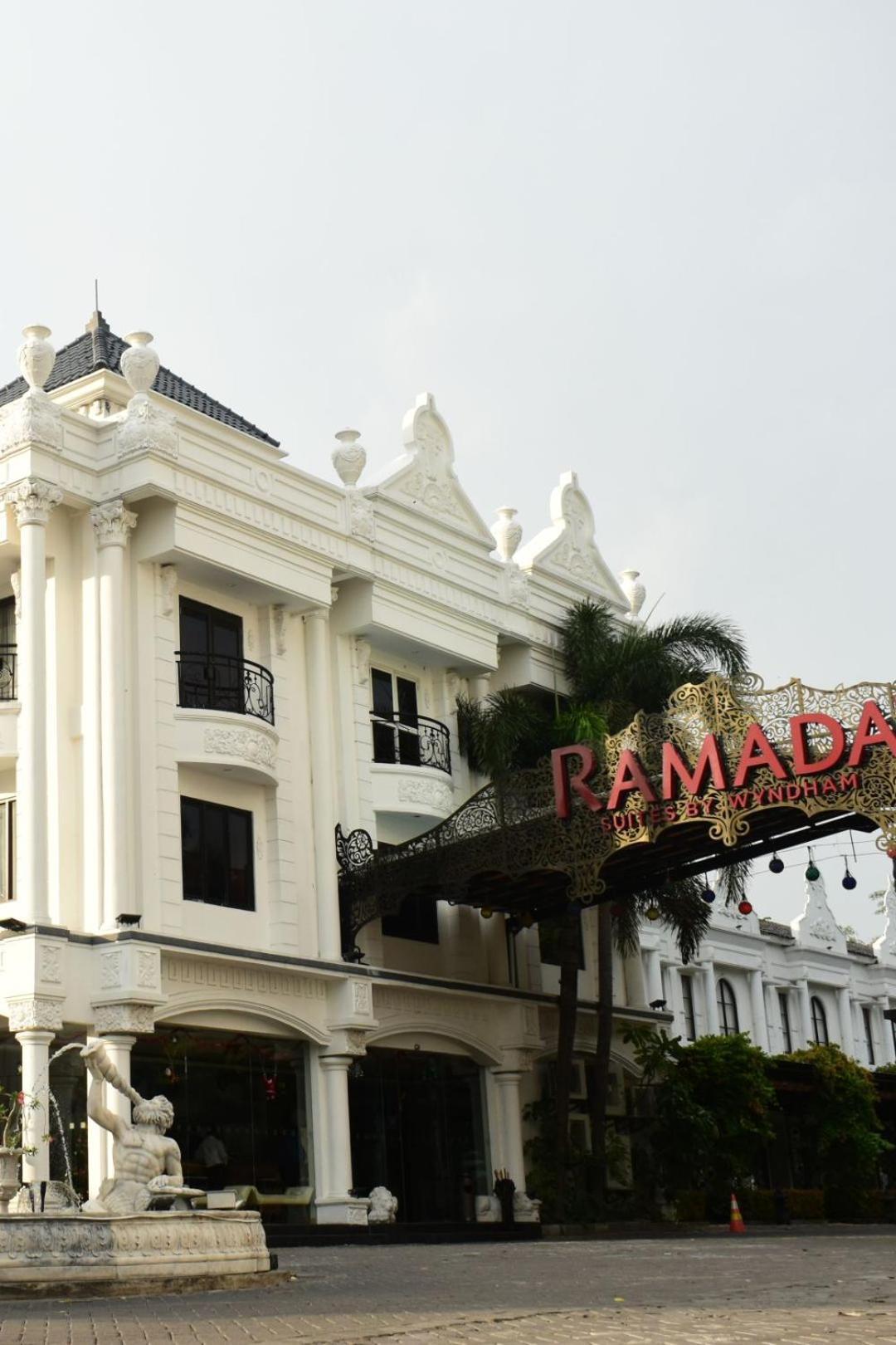 Ramada Suites By Wyndham Solo Esterno foto